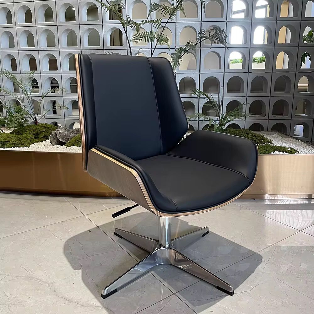 black visitor's chair,