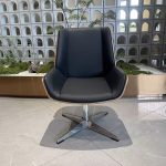 black visitor's chair - Image 2