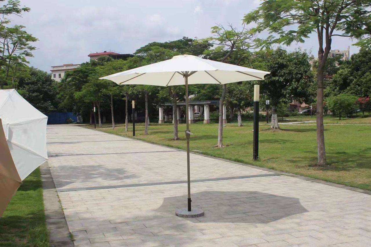 Table, 4 chairs and umbrella (3) Durable metal outdoor (Table, 4 chairs and umbrella) - Image 2