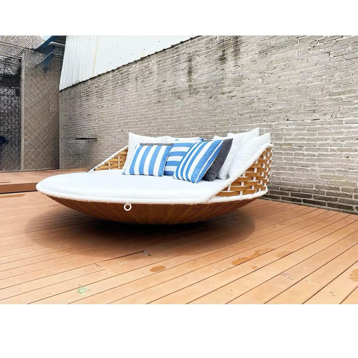 Outdoor Bed - Image 3